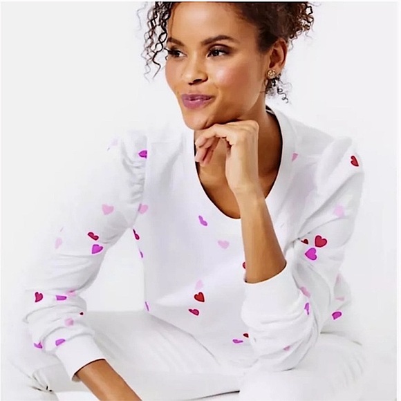 NEW LILLY PULITZER Jansen Sweatshirt in Resort White Lots Of Love Hearts Size XL - Picture 1 of 8